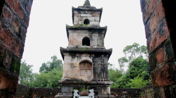Chiêm ngưỡng tháp đá cổ 'độc nhất vô nhị' ở Hà Tĩnh