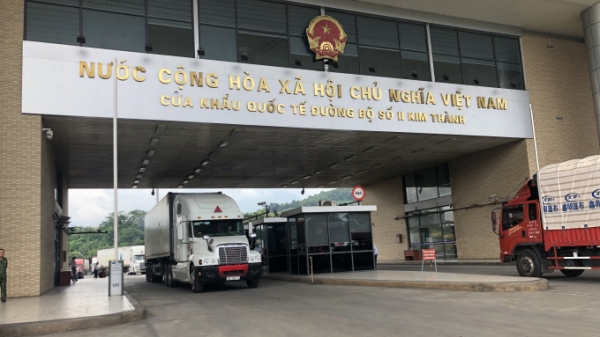 Dừng tiếp nhận xe chở trái cây xuất khẩu tại cửa khẩu Kim Thành