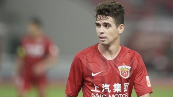 Barcelona đón tiền vệ 'hám tiền' sang Trung Quốc ở tuổi 25?