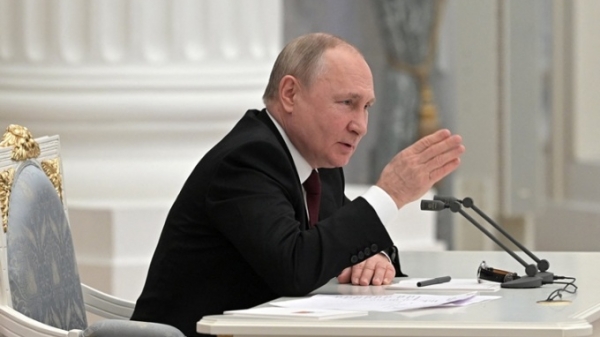 Tổng thống Putin tuyên bố 'chiến dịch quân sự đặc biệt' đến miền Đông Ukraine