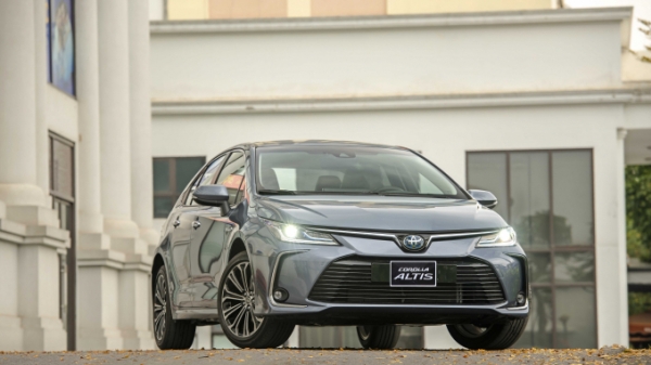 Toyota Việt Nam chính thức giới thiệu Toyota Corolla Altis hoàn toàn mới