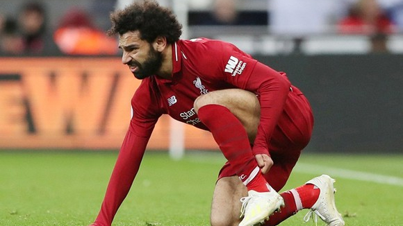 Mohamed Salah và Virgil Van Dijk chấn thương sau chung kết Cúp FA