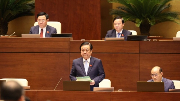 Bộ trưởng Lê Minh Hoan trả lời chất vấn trước Quốc hội