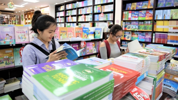 Bộ GD-ĐT: Không được ép học sinh mua sách tham khảo