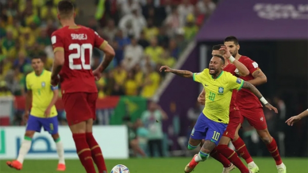 Neymar bật khóc, nguy cơ chia tay World Cup 2022