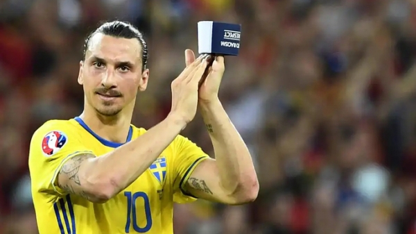 Zlatan Ibrahimovic cống hiến cho tuyển Thuỵ Điển ở tuổi ngoài 40