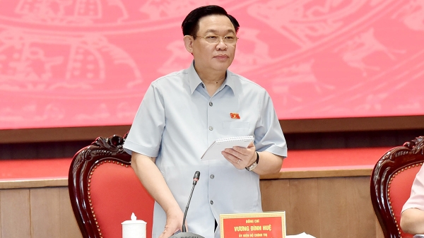 Chủ tịch Quốc hội Vương Đình Huệ: Phân quyền mạnh mẽ, nâng cao tính tự chủ, tự chịu trách nhiệm của chính quyền Thủ đô