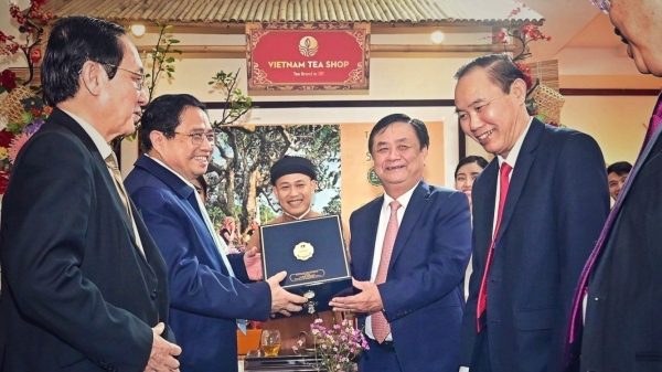 Bí mật bên trong 'hộp đen' Bộ trưởng Lê Minh Hoan tặng Thủ tướng Phạm Minh Chính