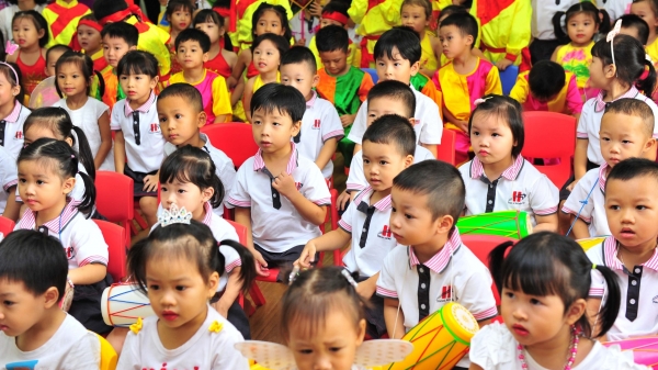 Hà Nội miễn 100% học phí đối với học sinh thuộc hộ cận nghèo