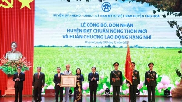 Huyện Ứng Hòa đón nhận huyện đạt chuẩn nông thôn mới năm 2022