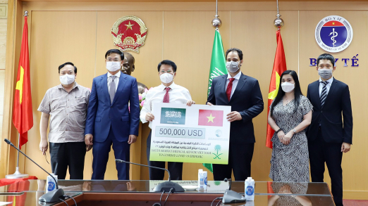 Vương quốc Ả Rập Xê Út tặng gói viện trợ y tế cho Việt Nam