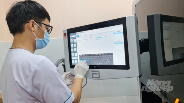 Đưa vào sử dụng hệ thống xét nghiệm Realtime PCR 1.000 mẫu/24 giờ