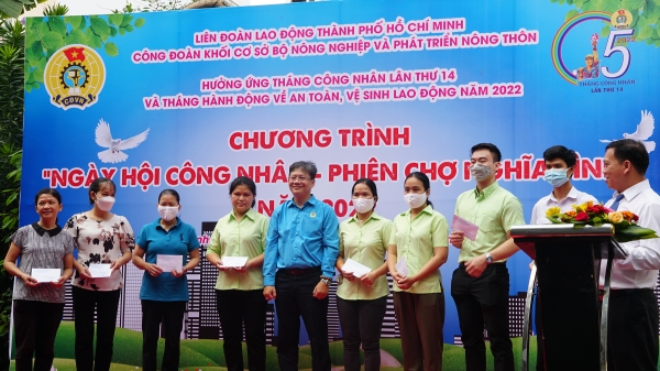Công đoàn Khối cơ sở Bộ NN&PTNT tổ chức 'Ngày hội công nhân-Phiên chợ nghĩa tình'