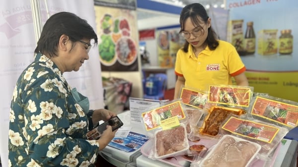 Người Sài Gòn thỏa sức 'săn' đặc sản tại Hội chợ nông nghiệp tiêu biểu 2022