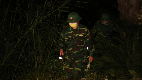 Biên phòng Lào Cai tuần tra xuyên đêm chống dịch Covid-19