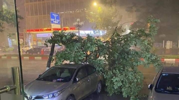 Thái Nguyên: 4 người bị thương, hơn 1.800 ngôi nhà bị tốc mái