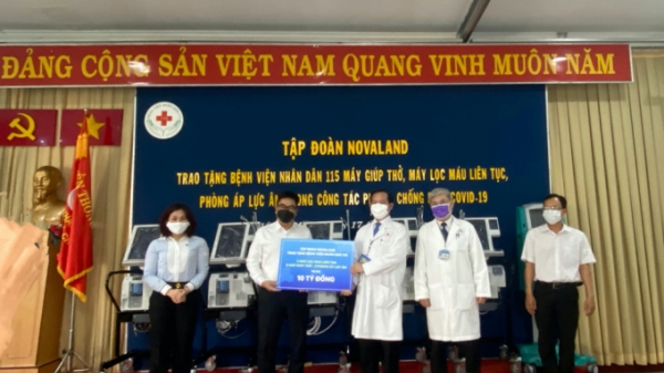 Tập đoàn Novaland trao tặng thiết bị y tế trị giá 10 tỷ đồng