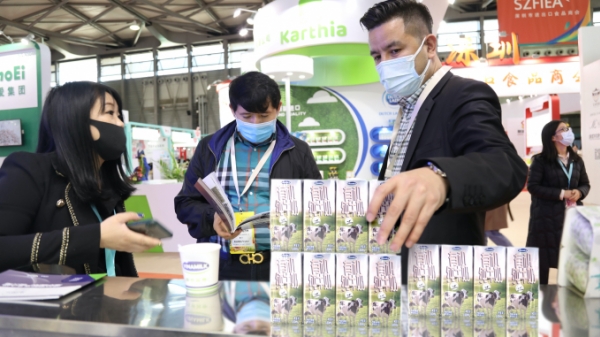 Vinamilk đưa sữa tươi organic 'tiêu chuẩn kép' đến triển lãm quốc tế tại Thượng Hải