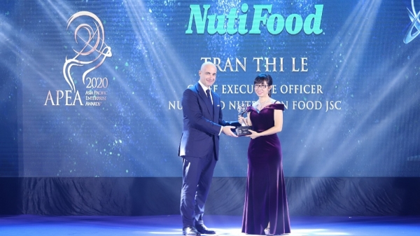 NutiFood nhận ba giải thưởng về doanh nghiệp và lãnh đạo xuất sắc châu Á