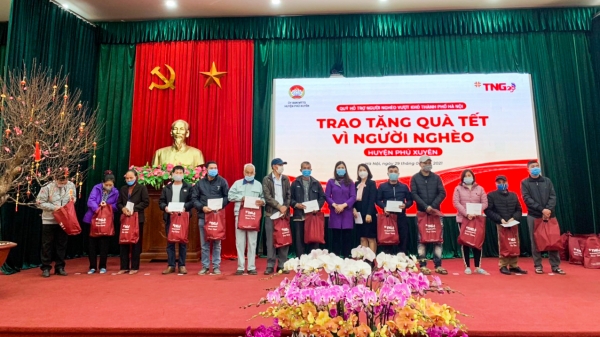 Tập đoàn TNG Holdings Vietnam trao 1.000 phần quà Tết cho các hộ nghèo