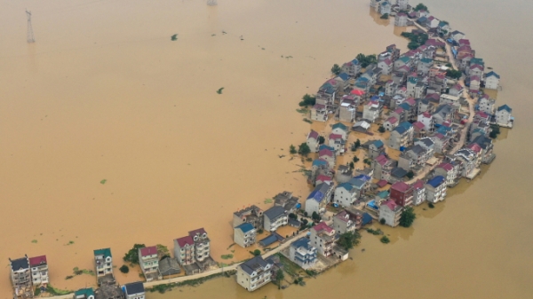 Lũ lụt ở Trung Quốc nghiêm trọng nhất 3 thập kỷ, nhấn chìm nhiều nơi