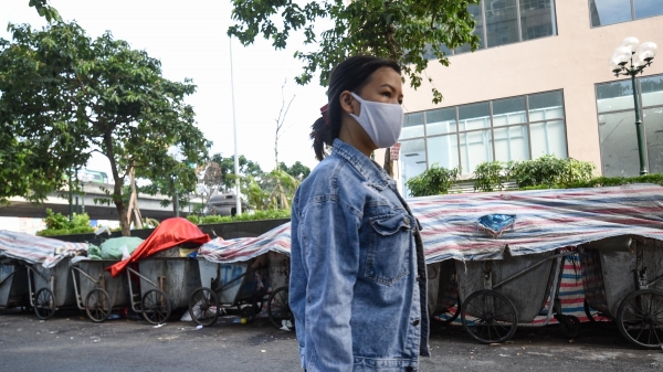 Hà Nội ngập rác vì người dân Nam Sơn chặn xe vào bãi