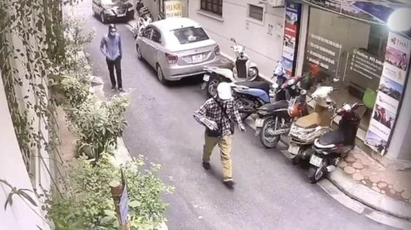 Công bố video 2 tên cướp ngân hàng BIDV ở Hà Nội