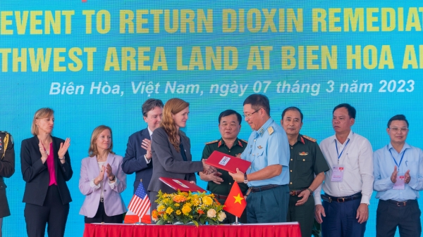 Hoa Kỳ tài trợ thêm 73 triệu USD xử lý dioxin tại sân bay Biên Hòa