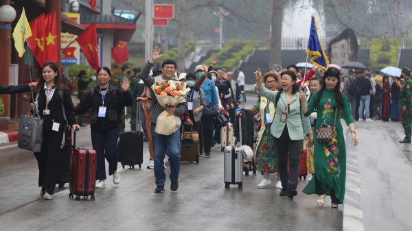Lạng Sơn đón đoàn khách du lịch Trung Quốc đầu tiên sau dịch Covdi-19