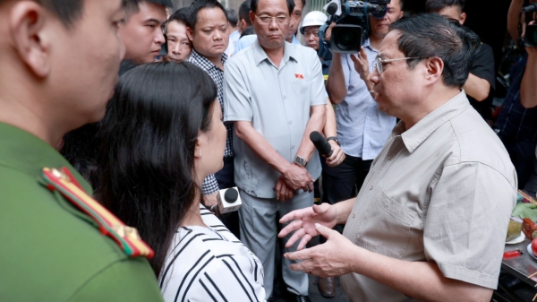 Thủ tướng thị sát hiện trường, thăm nạn nhân vụ cháy chung cư mini ở Hà Nội
