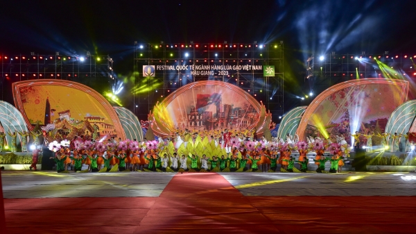 Mãn nhãn màn trình diễn nghệ thuật khai mạc Festival lúa gạo 2023