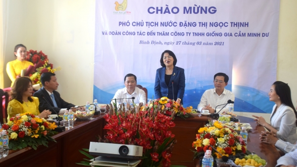 Phó Chủ tịch nước Đặng Thị Ngọc Thịnh thăm Công ty Giống gia cầm Minh Dư