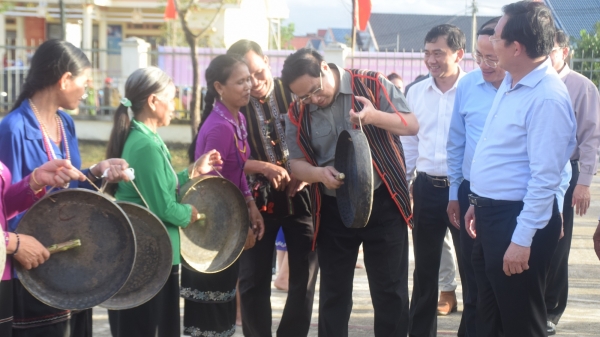 Thủ tướng Phạm Minh Chính ấn tượng với làng tái định cư hồ Đồng Mít