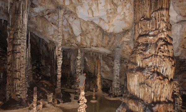 Có một hang động mới đẹp lung linh ở Mèo Vạc