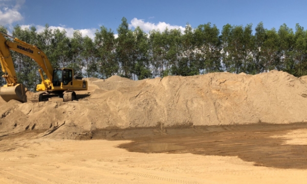 Phát hiện điểm tập kết cát trái phép của Công ty khoáng sản Thuận Phong