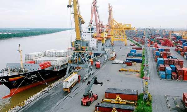 Kiến nghị dừng thu phí hạ tầng cảng biển tại TP.HCM