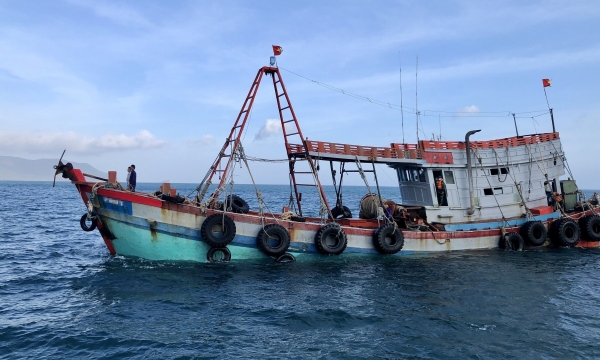 Demanding prompt settlement of issues regarding fishing vessel monitoring system