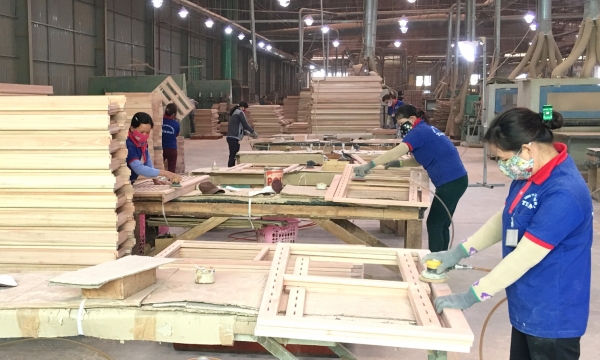 Wood processing industry surrounded by difficulties