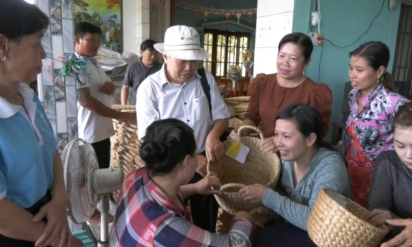Phát triển làng nghề đan cọng lục bình tại Tam Nông