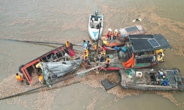 Khẩn trương tìm kiếm người mất tích do chìm thuyền tại Quảng Ninh