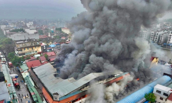 Chủ tịch Hải Phòng yêu cầu làm rõ trách nhiệm trong vụ cháy chợ Tam Bạc