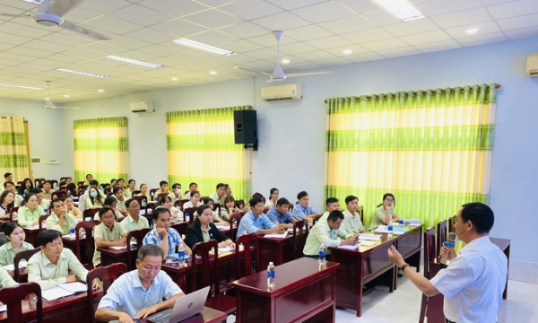 Hơn 100 cán bộ khuyến nông Kiên Giang được tập huấn kỹ năng truyền thông