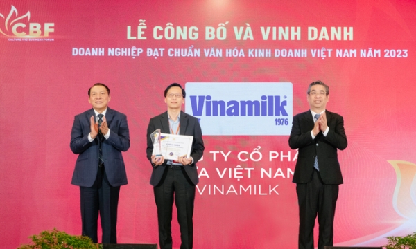 Vinamilk được vinh danh ‘Doanh nghiệp đạt chuẩn văn hóa kinh doanh Việt Nam’