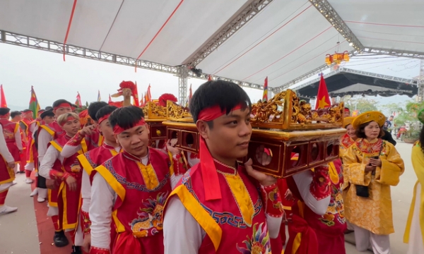 Dấu ấn văn hóa độc đáo ở Lễ hội truyền thống làng cổ Bát Tràng