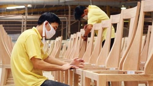 Vietnam’s exports of wooden frame chairs sharply increase