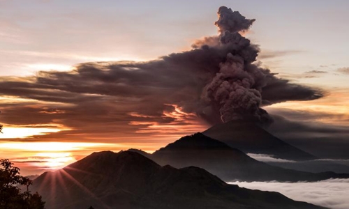 24 người Việt vẫn mắc kẹt ở Bali vì núi lửa