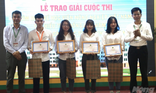 Trao giải Cuộc thi tìm hiểu về Học viện Nông nghiệp Việt Nam