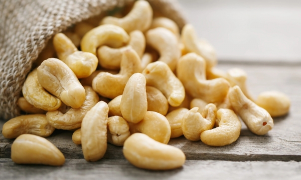 Three cashew, pepper and cinnamon exporters suspect a Dubai customer