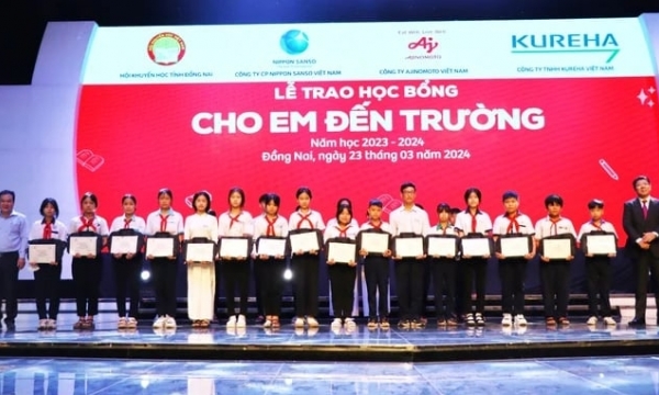 Ajinomoto Vietnam - 20 years of 'Bringing children to school'