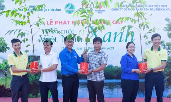 Phát động chiến dịch trồng 28.000 cây xanh tại Cà Mau